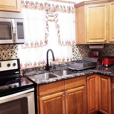 Central Upscale New Kingston Apt With Pool Экстерьер фото